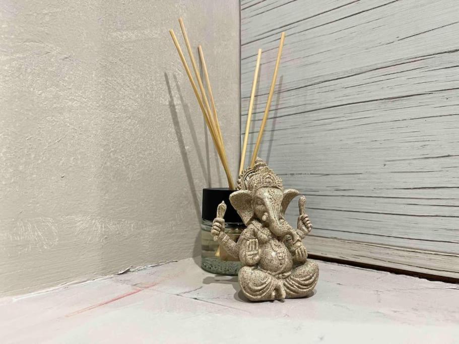 Boho 2 Bdr Luxury Meets The East Apartment Athena Bagian luar foto